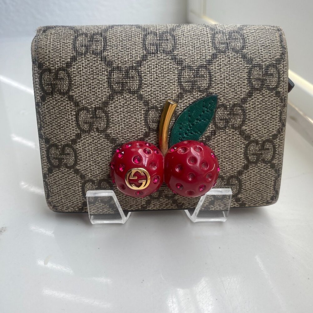 GUCCI GG Supreme Monogram Cherry Embellished Card Case Wallet Hibiscus Red